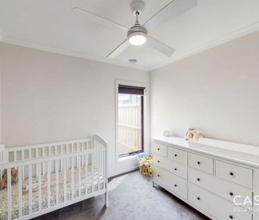 Immaculate Family Living - Photo 4