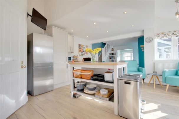 2 bedroom semi-detached house to rent - Photo 1