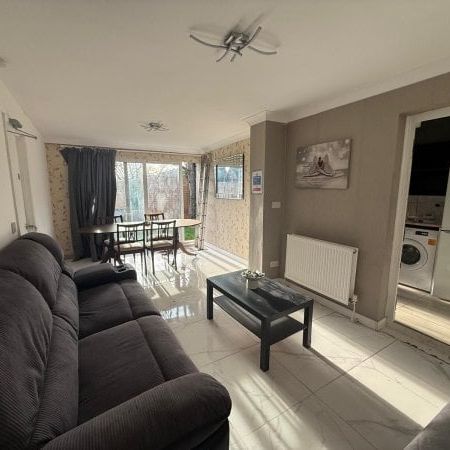 Belfast Walk, DERBY, DE21 - Photo 1