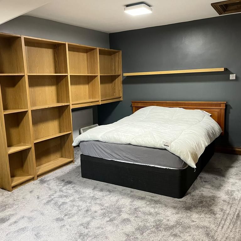 1 bedroom in a house share to rent - Photo 1