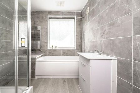 5 bedroom flat to rent - Photo 4