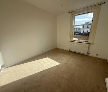 3 bedroom flat to rent - Photo 3