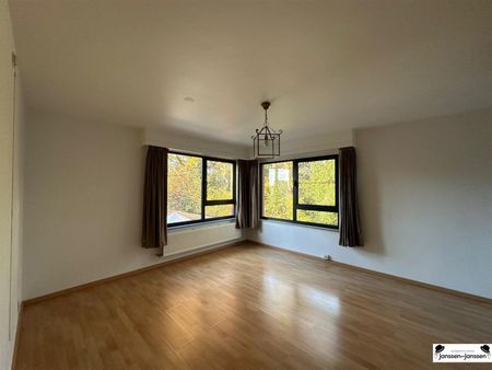 Ruime halfopen bebouwing met zonnige tuin te Gooreind te huur - Photo 3