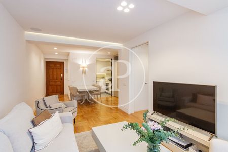 Flat for rent in Castellana (Madrid) - Photo 2