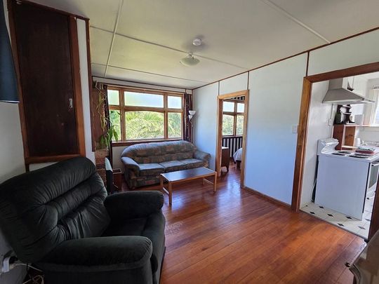 Furnished 2 bedroom by the beach - Photo 1