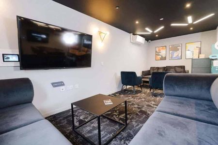 Silver Studio Mid Level - Photo 2