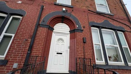 Church Road, Armley, Leeds, LS12 - Photo 3