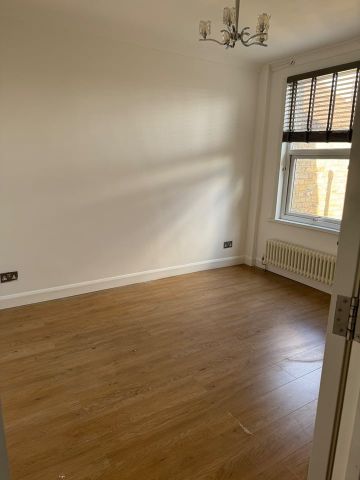 4 Bed Terraced House, Highworth Road, N11 - Photo 4
