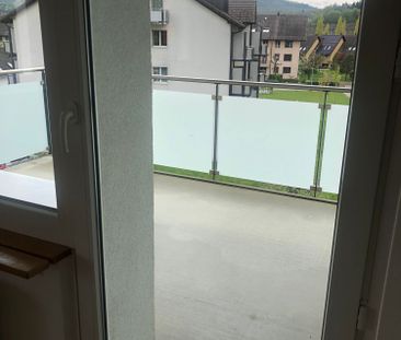 Charmante 3.5-Zimmer-Wohnung mit Balkon und Aussicht in Winznau - Photo 4