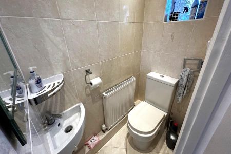 3 bedroom semi-detached house to rent - Photo 4