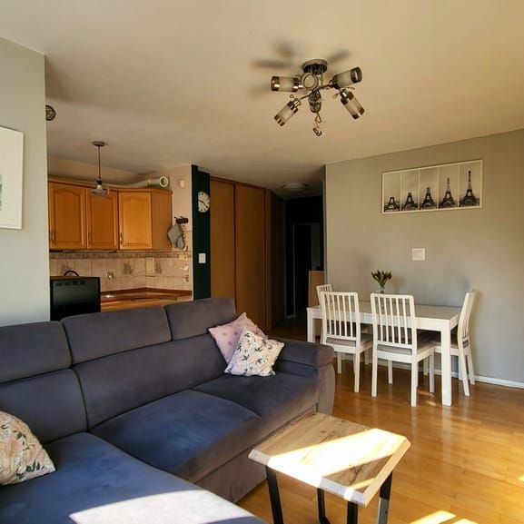 Zobacz>> 2 pokojowe mieszkanie przy metrze 50.3 m² - Photo 1