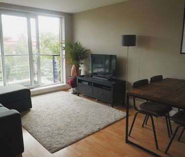 2 Bed Flat, Smugglers Way, SW18 - Photo 1