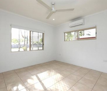 3 Bedroom Air Conditioned Home - Fully Fenced - Photo 6
