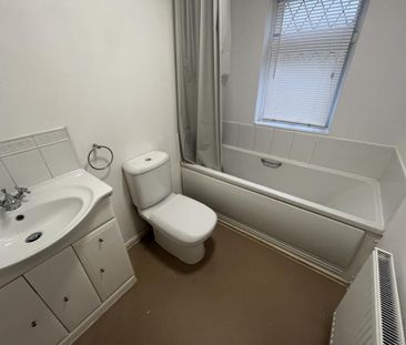 2 bedroom end of terrace house to rent - Photo 6