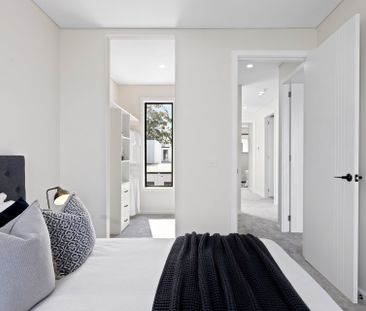 Three Bedroom Townhouse - Photo 2