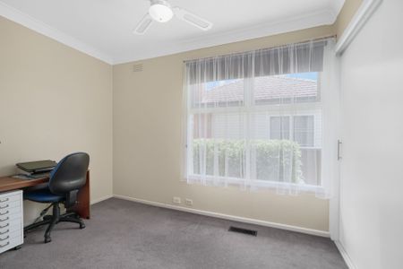 10 Grammar Street, Wendouree - Photo 5