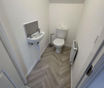 2 bedroom semi-detached house to rent - Photo 6