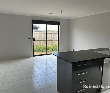 3 Bedroom house in Clyde North! - Photo 5