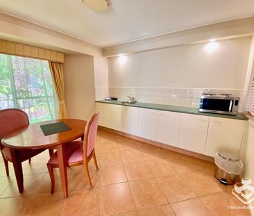 Spacious, Fully Furnished 3 Bedroom Villa Within Gated Community - Photo 3