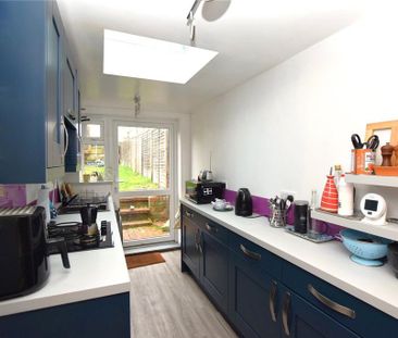 2 bedroom terraced house to rent - Photo 4