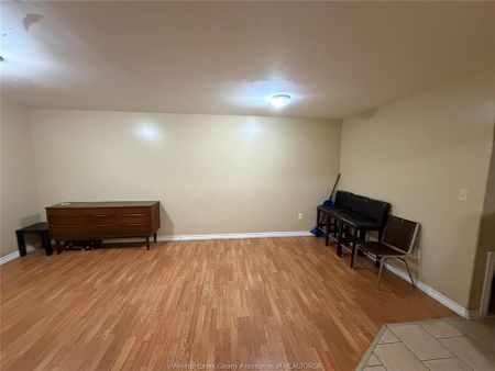 For Lease - 680 CAMERON Avenue Unit# 4, Windsor, Ontario - Photo 3