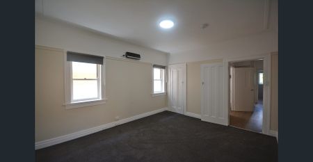 Renovated Comfort in the Heart of Katoomba - Photo 4