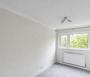 Master Close, Oxted, RH8 - Photo 5