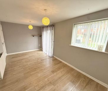 4 bedroom detached house to rent - Photo 1