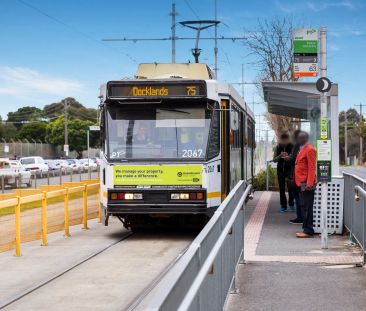 rare 3-Bed Apartment in MWSC Zone with 2 Secure Car Parks - Photo 6