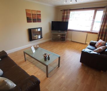 3 bedroom semi-detached house to rent - Photo 4