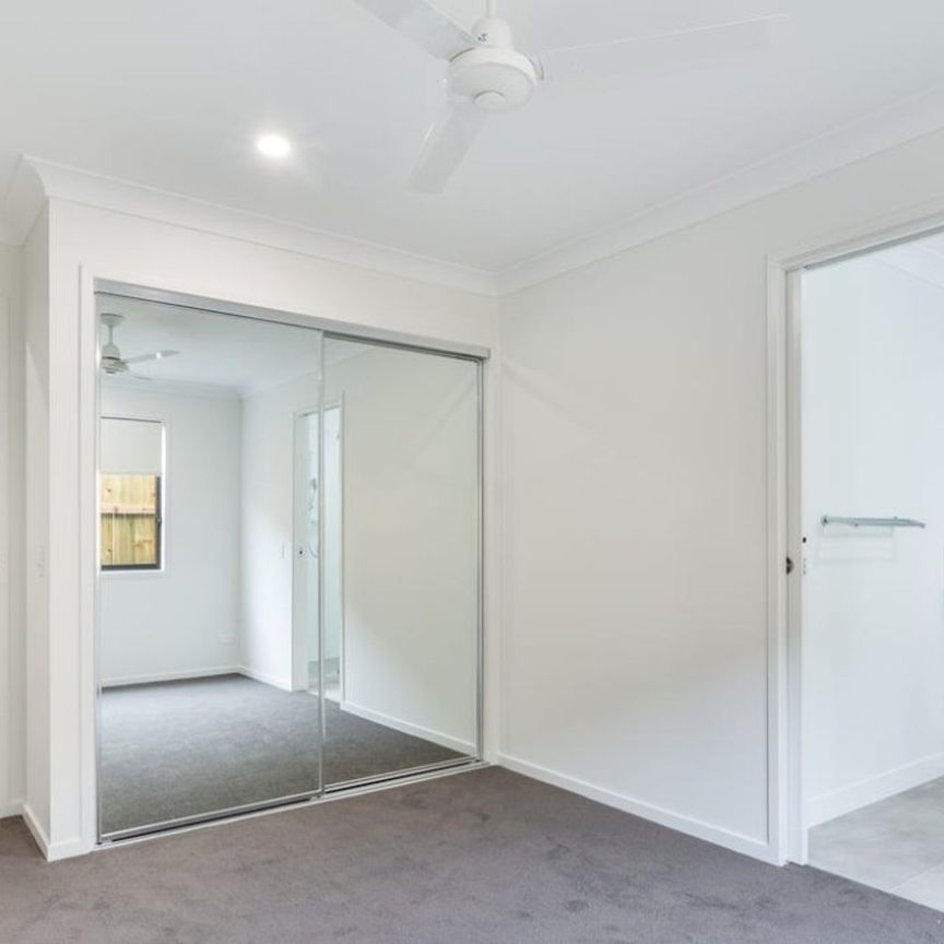 3 BEDROOM DUPLEX - Photo 1