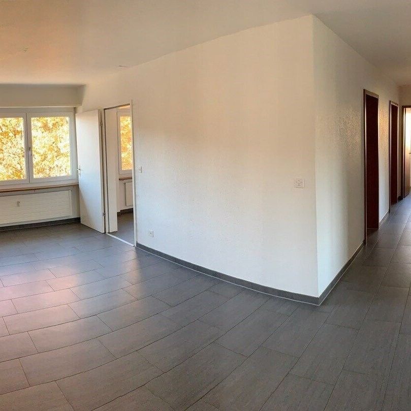 Modern 4.5-room apartment, quiet but centrally located - Photo 1