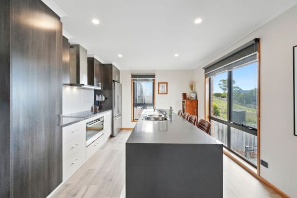 Convenient and low maintenance - Photo 1