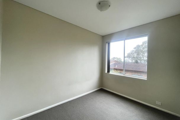 Spacious 3-bedroom unit in Allawah - Photo 1