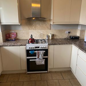 4 Bed Maisonette, Mcconnell House, SW8 - Photo 2