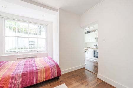 Kensington Park Road, Holland Park, London, W11 - Photo 3