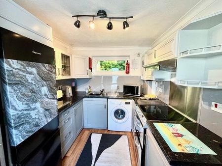 Mawgan Porth, Newquay, TR8 - Photo 4