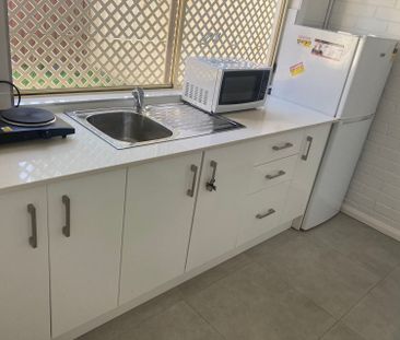 Modern & Convenient Living in Prime Beverly Hills Location - Photo 6