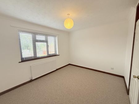 2 bedroom end of terrace house to rent - Photo 2