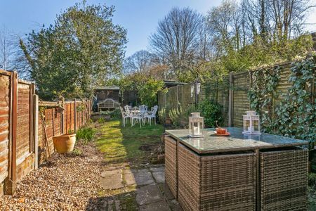 2 bedroom terraced house to rent - Photo 4