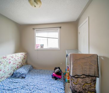 For Lease - 114 Bird Street, Barrie, Ontario - Photo 2