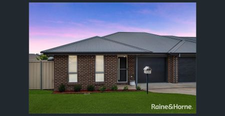 Relaxed Family Living in a Prime Mudgee Location - Photo 4