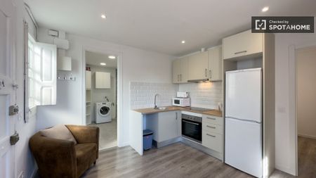 barcelona, Catalonia 08037 - Photo 2