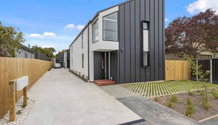 Architecturally Designed Townhouse - Photo 2