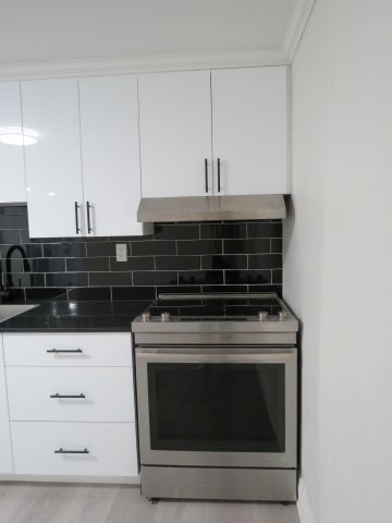 For Lease - 195 Castlebar Crescent, Oshawa, Ontario - Photo 2