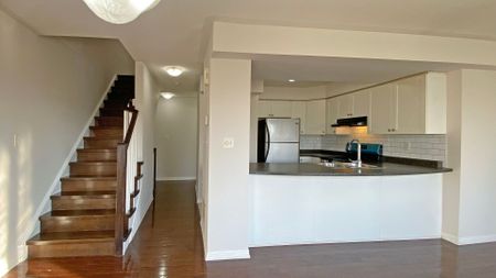 For Lease - 2614 Dashwood Drive Unit# 47, Oakville, Ontario - Photo 2