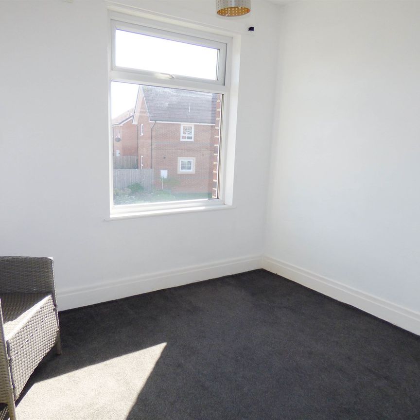 3 bed flat to rent in Red House Road, Hebburn, NE31 - Photo 1