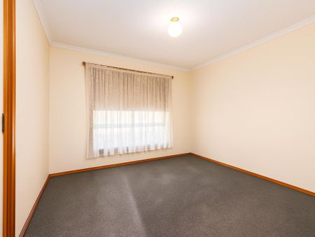 9 Nightingale Close, Mooroopna - Photo 2