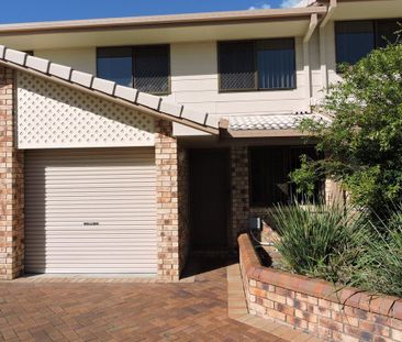 Great Location - Two Bedrooms plus Study Nook! $450 pw Increasing i... - Photo 6