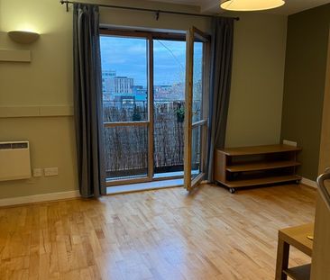 2 Bed Flat, High Street, M4 - Photo 4